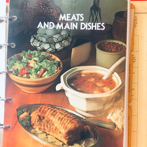 Vintage Betty Crockers Cookbook - Picture 4 of 10